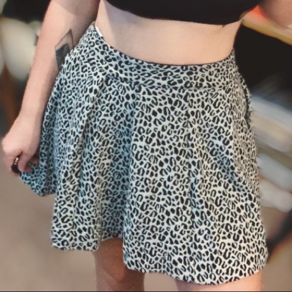 Cooperative Dresses & Skirts - ✨SALE✨ Vintage Y2K Mini Leopard Skater Skirt